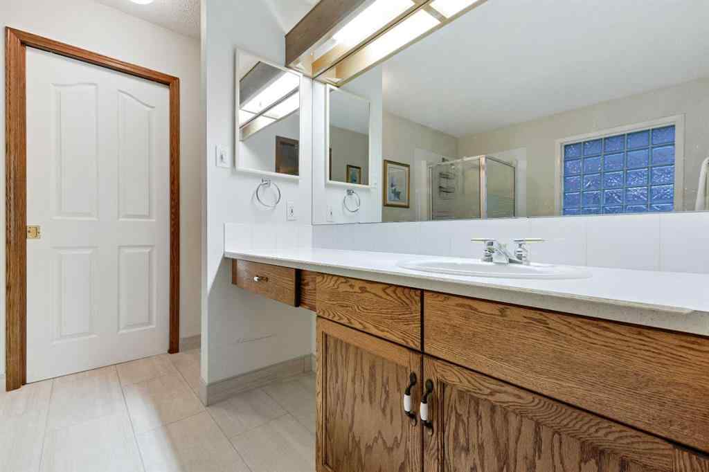 MLS® A2228803 - 30 Patterson Green SW in Patterson Calgary, Residential