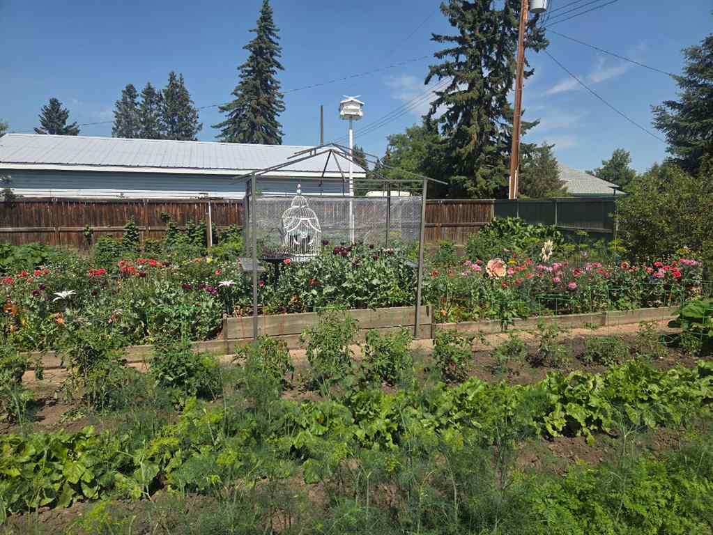 MLS® A2228819 - 4715 Lake Street  in NONE Alix, Residential