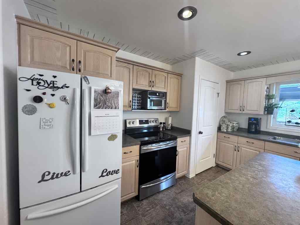 MLS® A2228819 - 4715 Lake Street  in NONE Alix, Residential