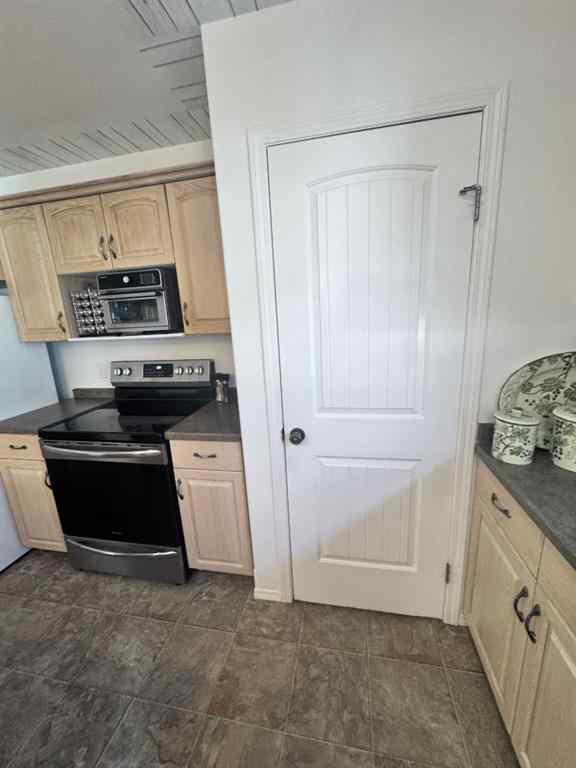 MLS® A2228819 - 4715 Lake Street  in NONE Alix, Residential