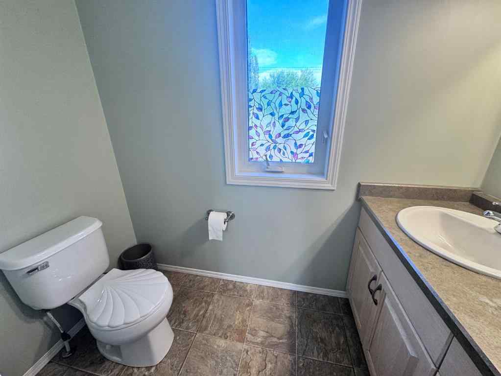 MLS® A2228819 - 4715 Lake Street  in NONE Alix, Residential