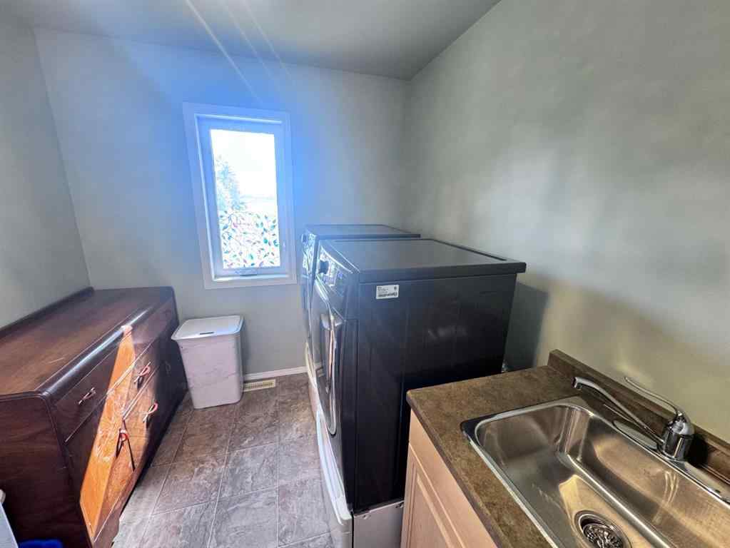 MLS® A2228819 - 4715 Lake Street  in NONE Alix, Residential