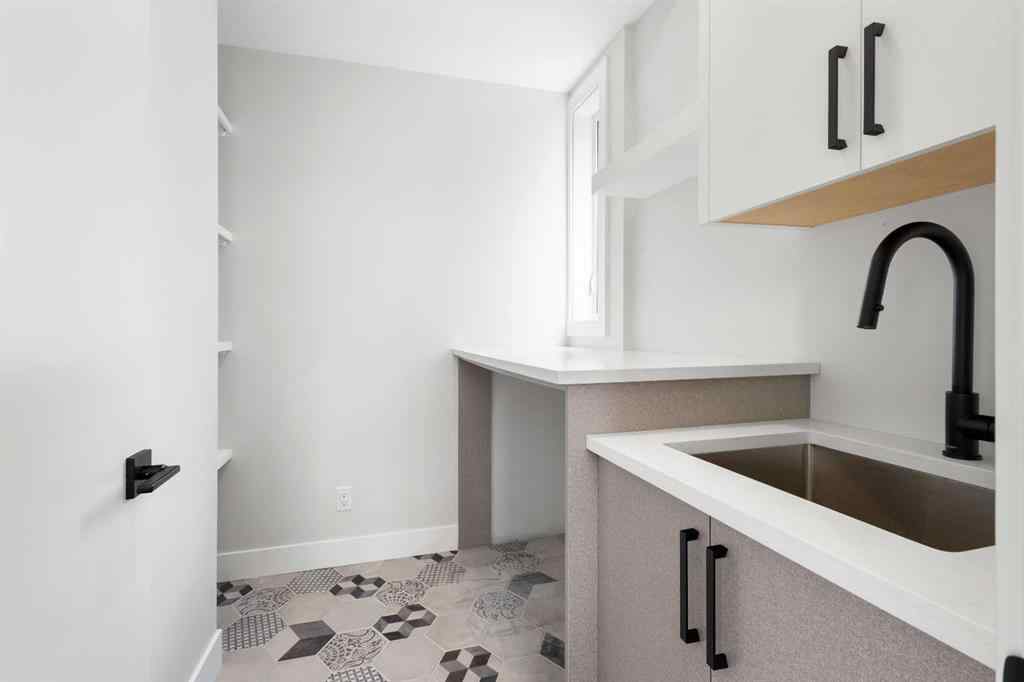 MLS® A2228872 - 1725 23 Avenue NW in Capitol Hill Calgary, Residential