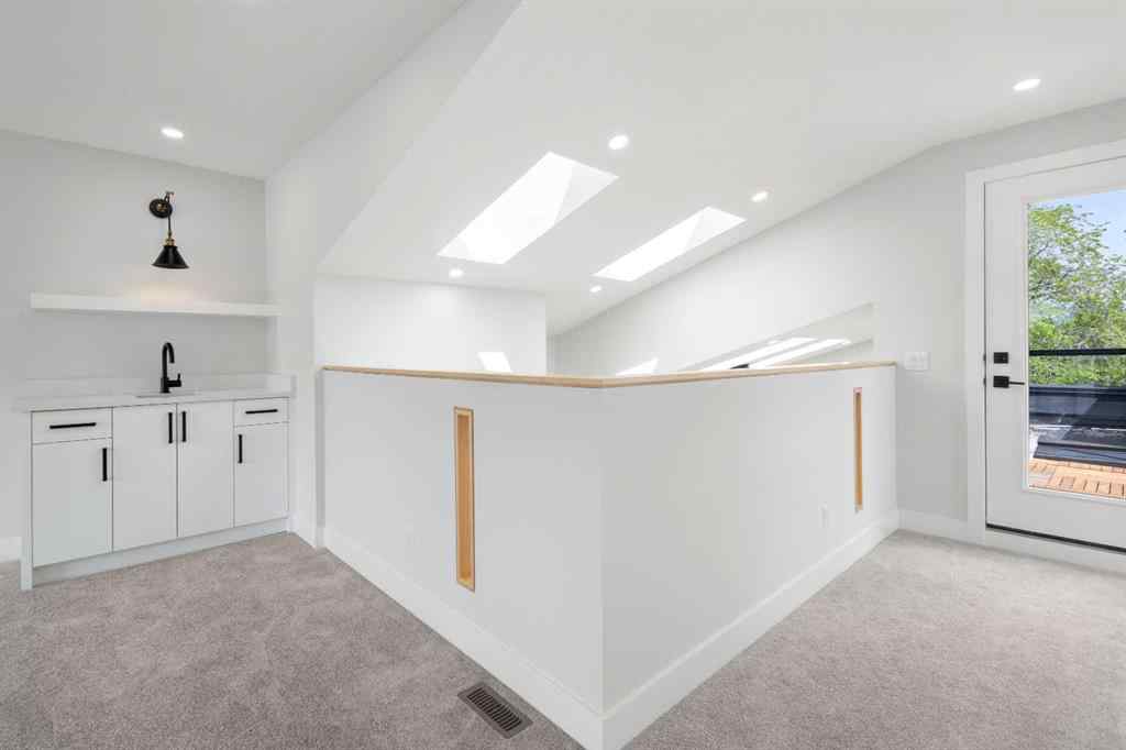 MLS® A2228872 - 1725 23 Avenue NW in Capitol Hill Calgary, Residential
