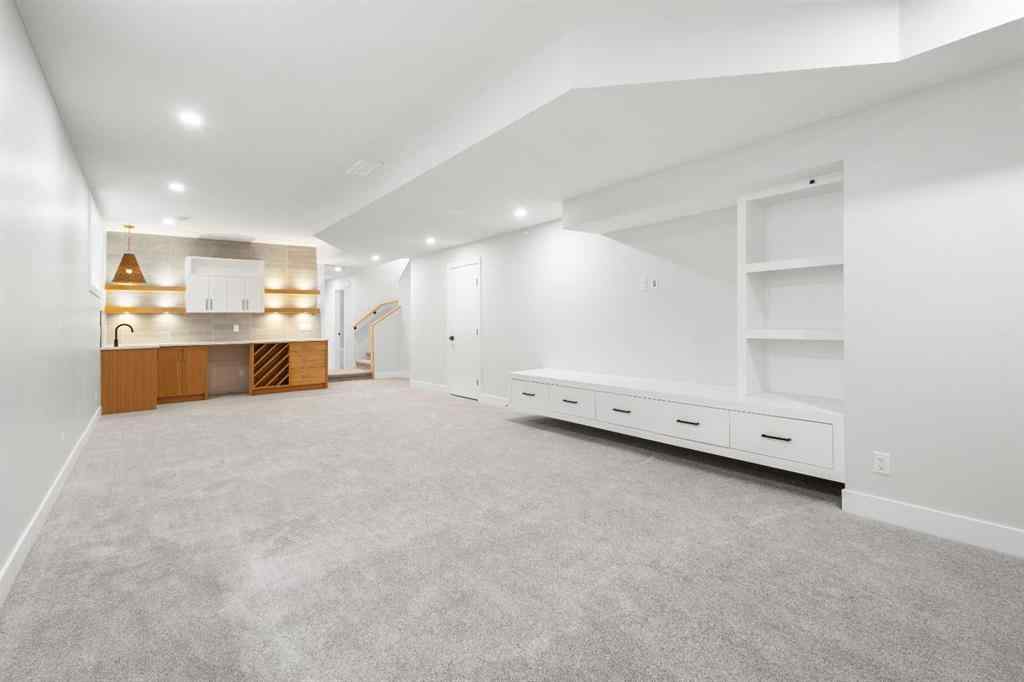 MLS® A2228872 - 1725 23 Avenue NW in Capitol Hill Calgary, Residential