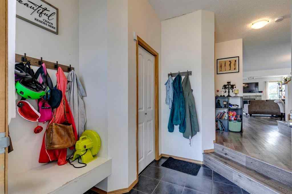 MLS® A2228875 - 190 Everoak Gardens SW in Evergreen Calgary, Residential