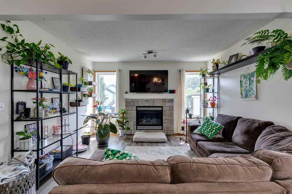 MLS® A2228875 - 190 Everoak Gardens SW in Evergreen Calgary, Residential