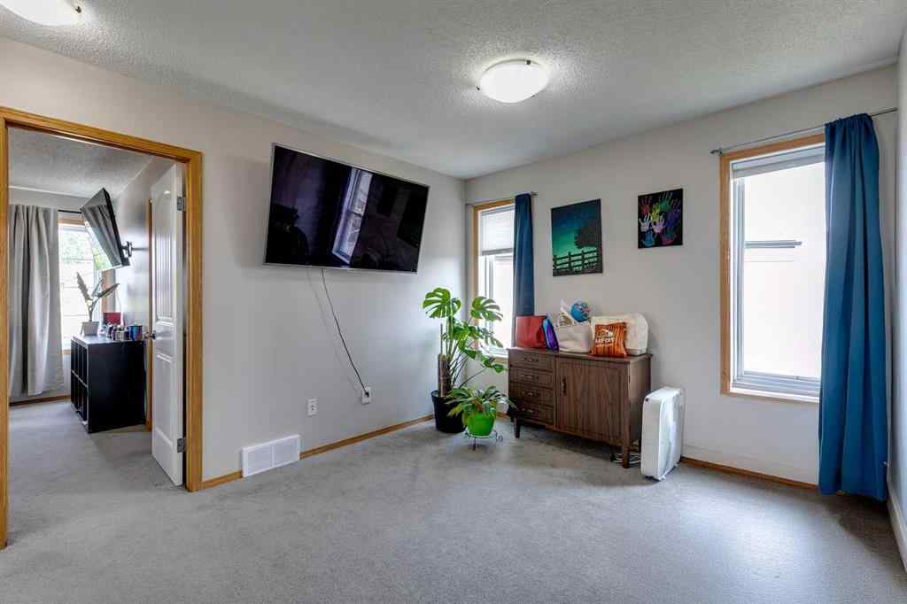 MLS® A2228875 - 190 Everoak Gardens SW in Evergreen Calgary, Residential