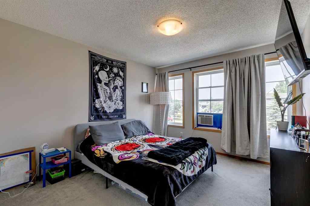 MLS® A2228875 - 190 Everoak Gardens SW in Evergreen Calgary, Residential