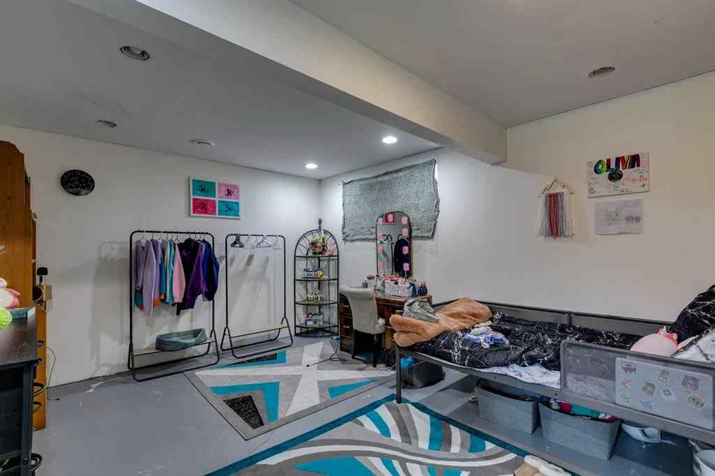 MLS® A2228875 - 190 Everoak Gardens SW in Evergreen Calgary, Residential