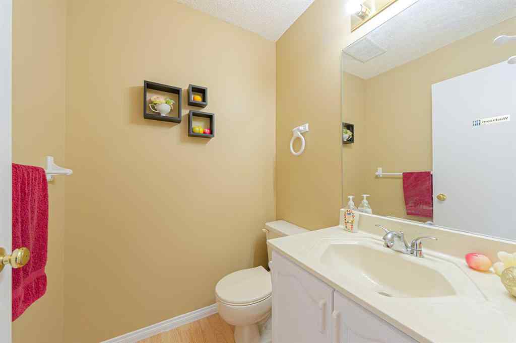 MLS® A2228892 - 265 Fresno Place NE in Monterey Park Calgary, Residential