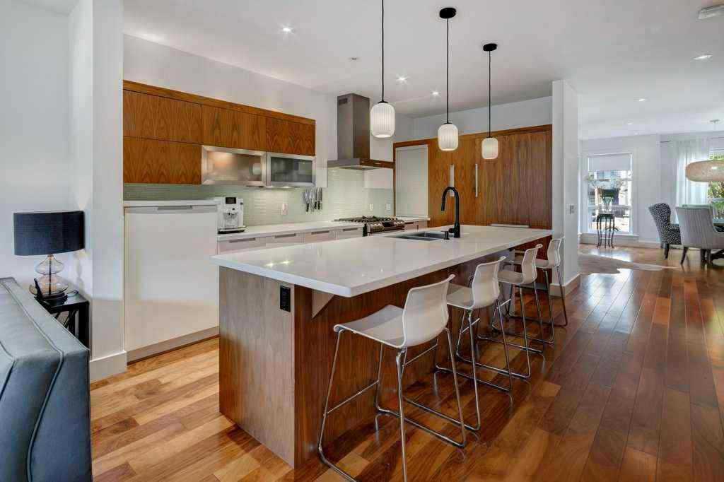 MLS® A2228912 - 2421 29 Avenue SW in Richmond Calgary, Residential
