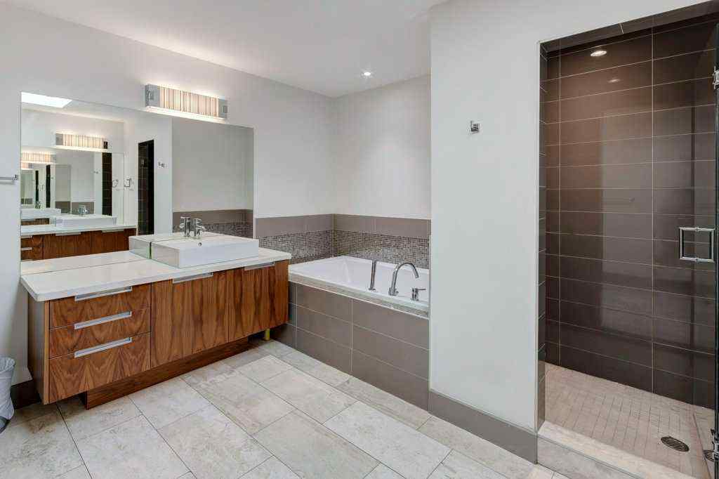 MLS® A2228912 - 2421 29 Avenue SW in Richmond Calgary, Residential