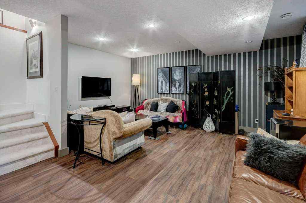 MLS® A2228912 - 2421 29 Avenue SW in Richmond Calgary, Residential
