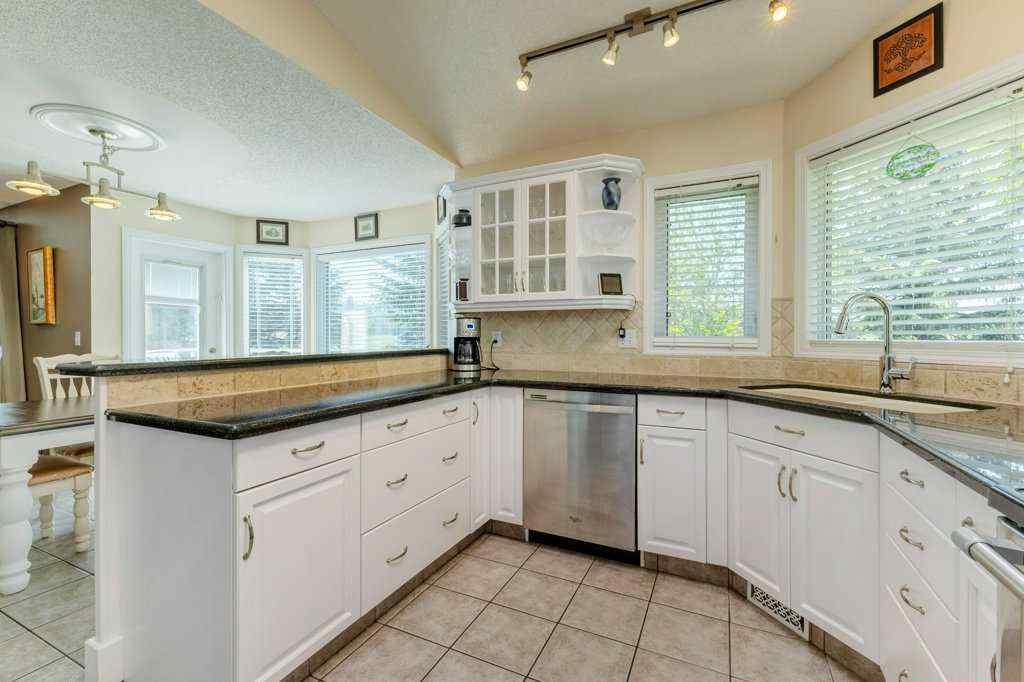 MLS® A2228920 - 119 Valley Ridge Green NW in Valley Ridge Calgary, Residential