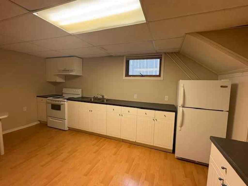 MLS® A2228959 - 5027 52 Street  in Hardisty Hardisty, Residential