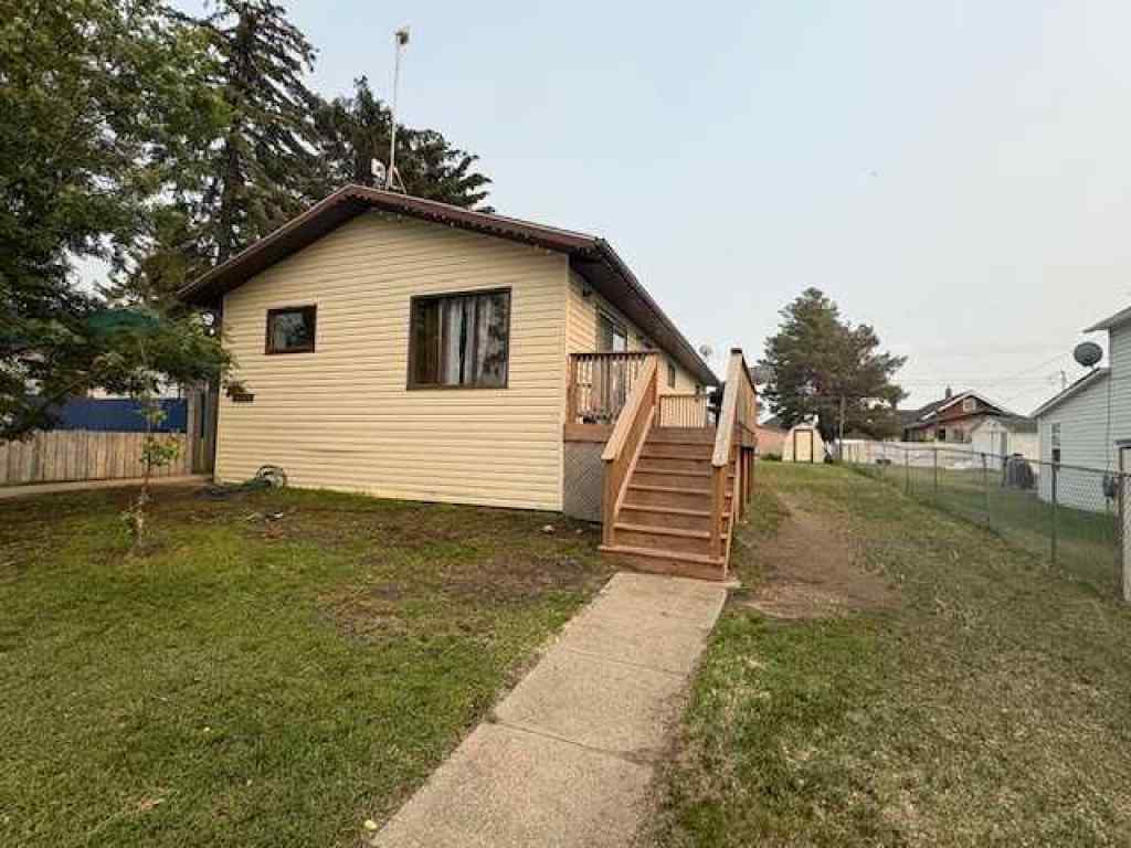 MLS® A2228959 - 5027 52 Street  in Hardisty Hardisty, Residential