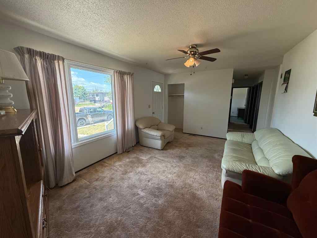 MLS® A2228966 - 604 3 Street E in Hanna Hanna, Residential