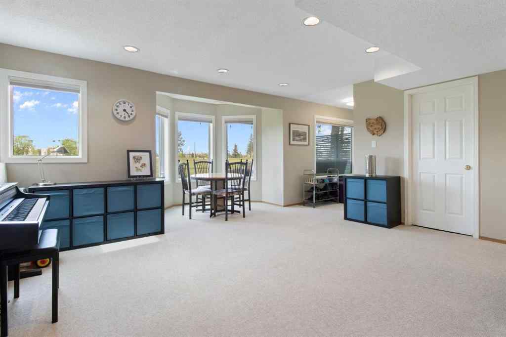 MLS® A2229038 - 33 LAKESIDE GREENS CLOSE   in Lakeside Greens Chestermere, Residential
