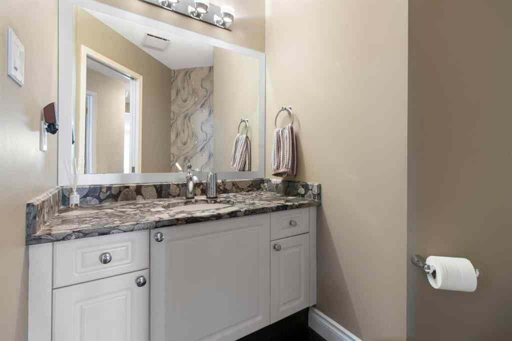 MLS® A2229038 - 33 LAKESIDE GREENS CLOSE   in Lakeside Greens Chestermere, Residential