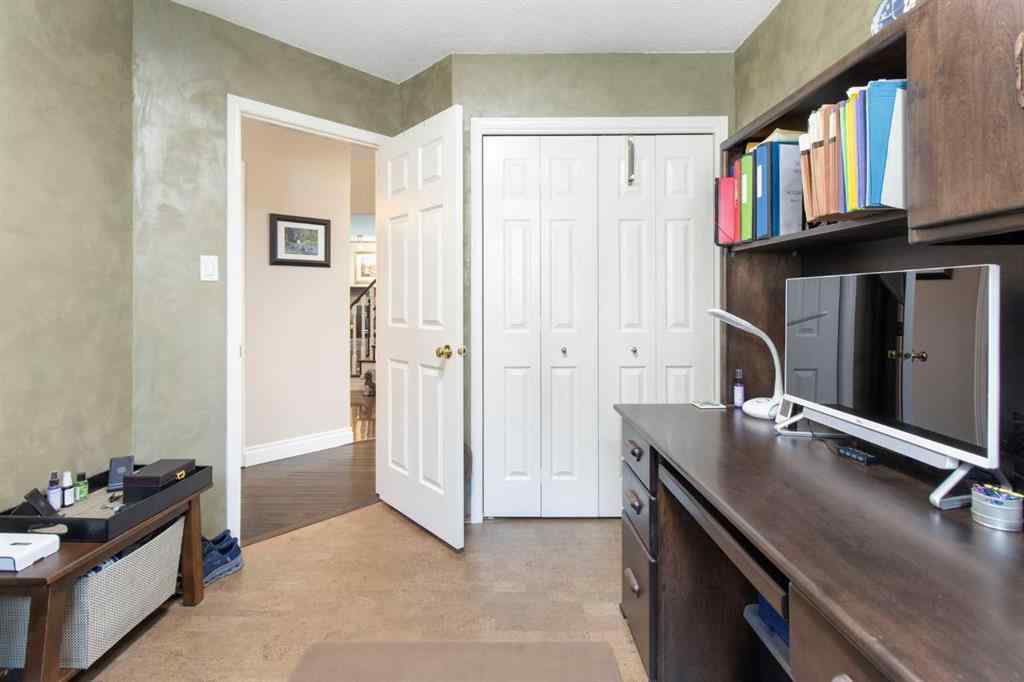 MLS® A2229038 - 33 LAKESIDE GREENS CLOSE   in Lakeside Greens Chestermere, Residential