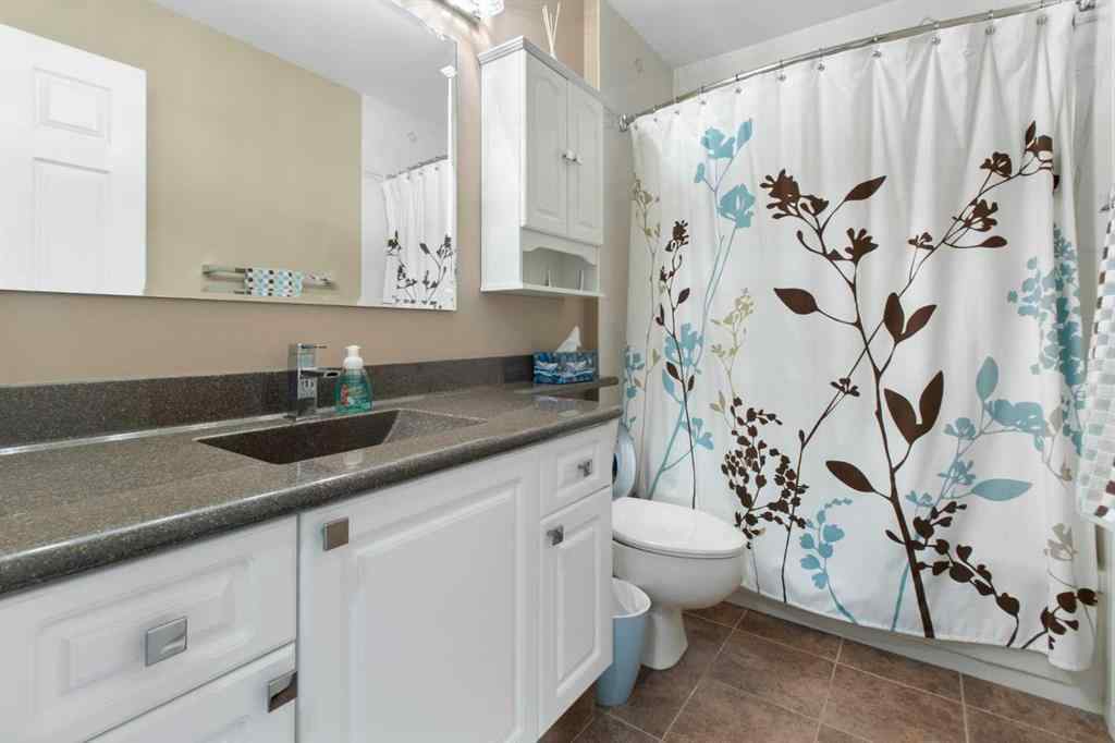 MLS® A2229038 - 33 LAKESIDE GREENS CLOSE   in Lakeside Greens Chestermere, Residential
