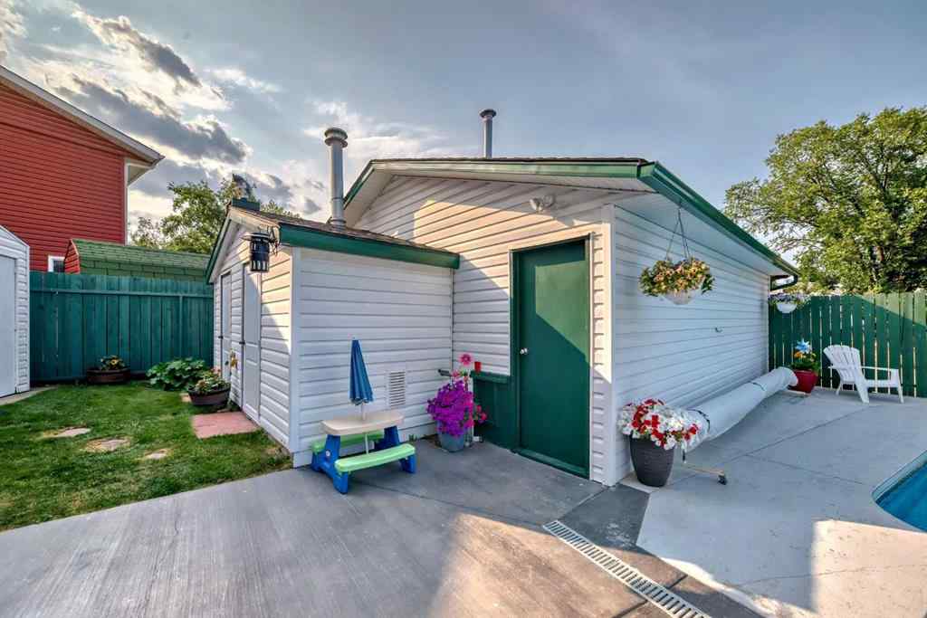 MLS® A2229131 - 420 Whitehorn Place NE in Whitehorn Calgary, Residential