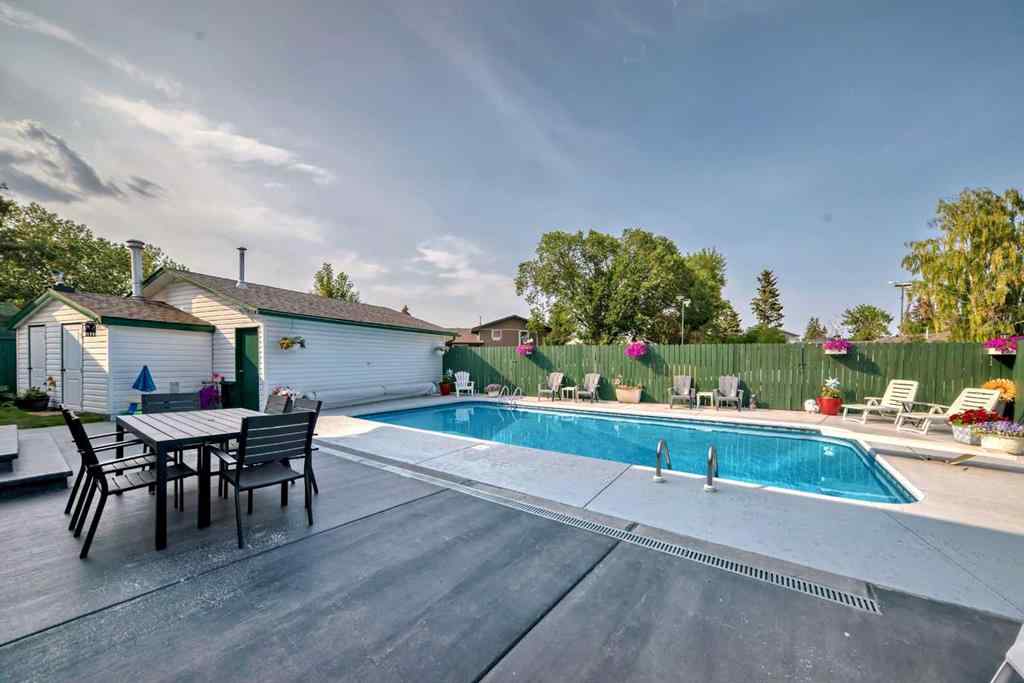 MLS® A2229131 - 420 Whitehorn Place NE in Whitehorn Calgary, Residential