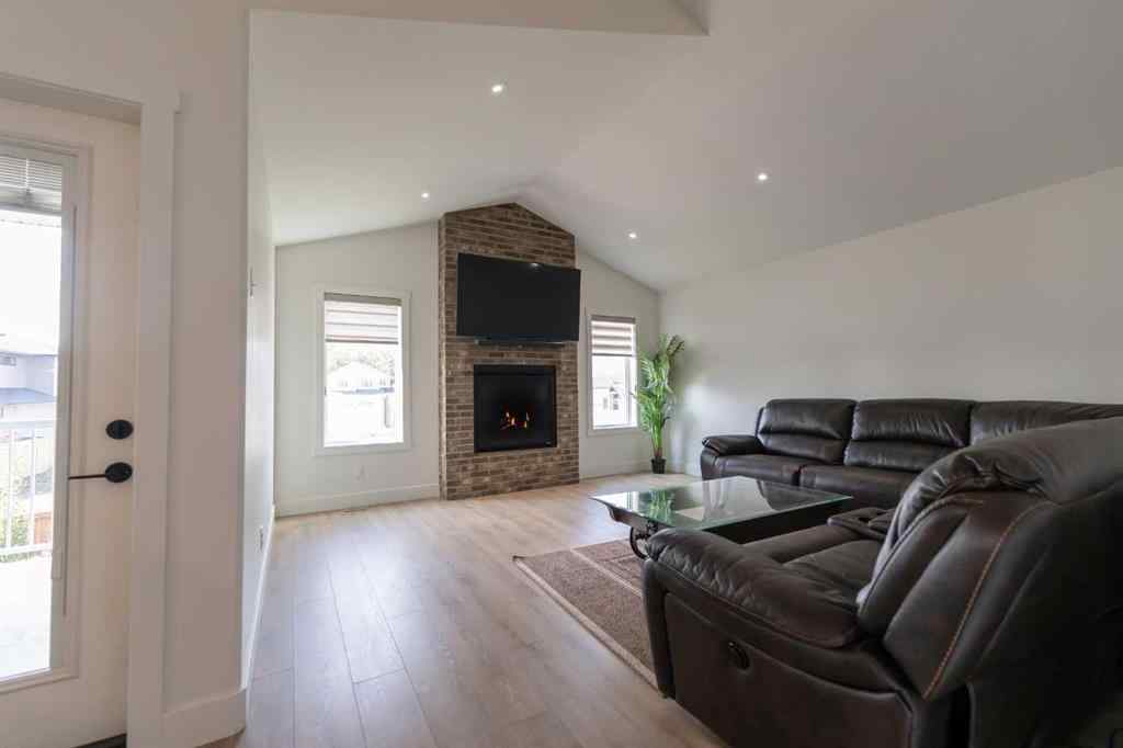 MLS® A2229163 - 692 Sixmile Crescent S in Southgate Lethbridge, Residential