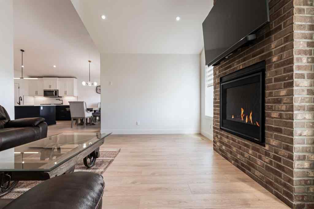 MLS® A2229163 - 692 Sixmile Crescent S in Southgate Lethbridge, Residential