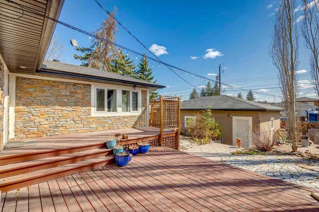 MLS® A2229195 - 3140 46 Street SW in Glenbrook Calgary, Residential