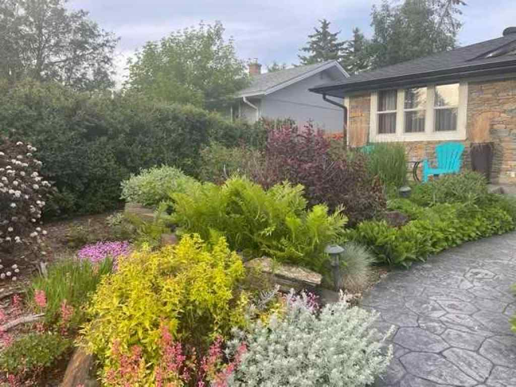 MLS® A2229195 - 3140 46 Street SW in Glenbrook Calgary, Residential