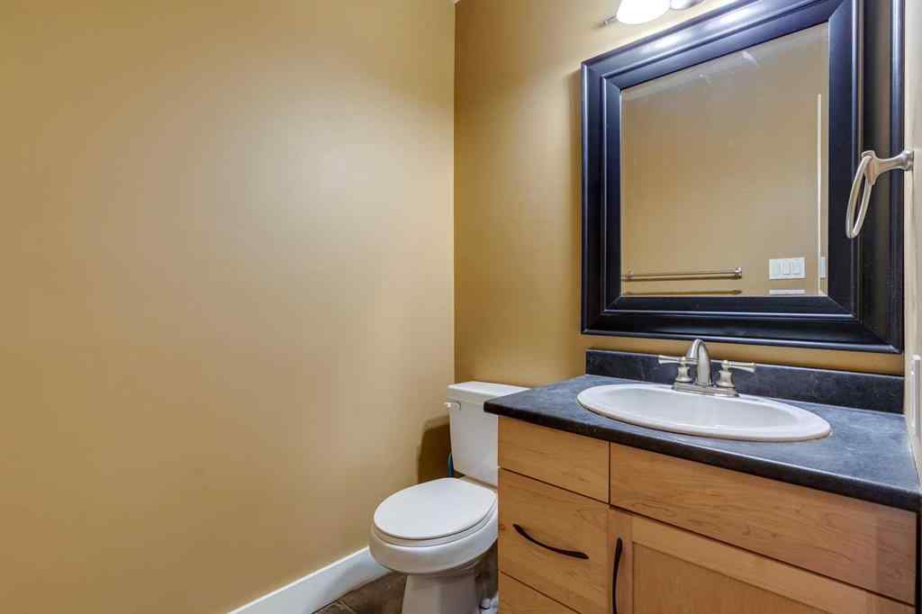 MLS® A2229195 - 3140 46 Street SW in Glenbrook Calgary, Residential
