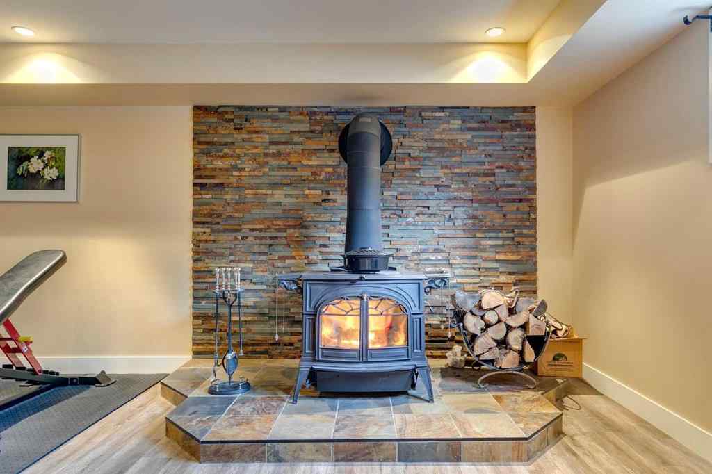MLS® A2229195 - 3140 46 Street SW in Glenbrook Calgary, Residential