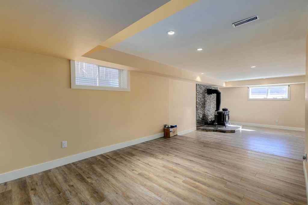 MLS® A2229195 - 3140 46 Street SW in Glenbrook Calgary, Residential