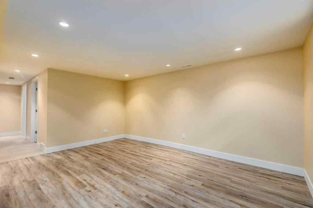 MLS® A2229195 - 3140 46 Street SW in Glenbrook Calgary, Residential