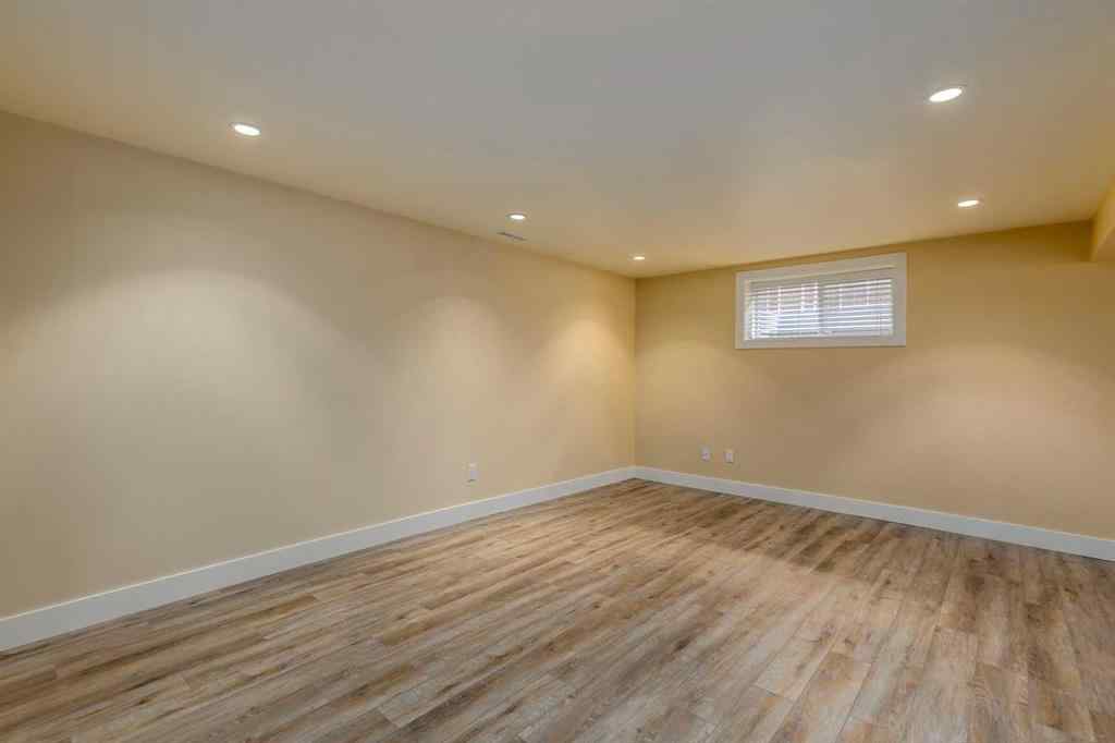 MLS® A2229195 - 3140 46 Street SW in Glenbrook Calgary, Residential