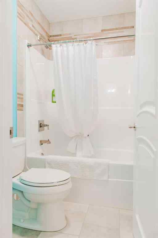 MLS® A2229237 - 8018 Tamarack Close  in Taylor Estates Rural Grande Prairie No. 1, County of, Residential
