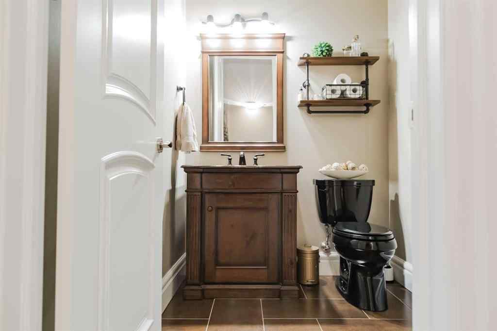 MLS® A2229237 - 8018 Tamarack Close  in Taylor Estates Rural Grande Prairie No. 1, County of, Residential