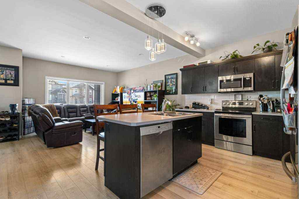 MLS® A2229265 - 39 Hampton Crescent  in Hewlett Park Sylvan Lake, Residential