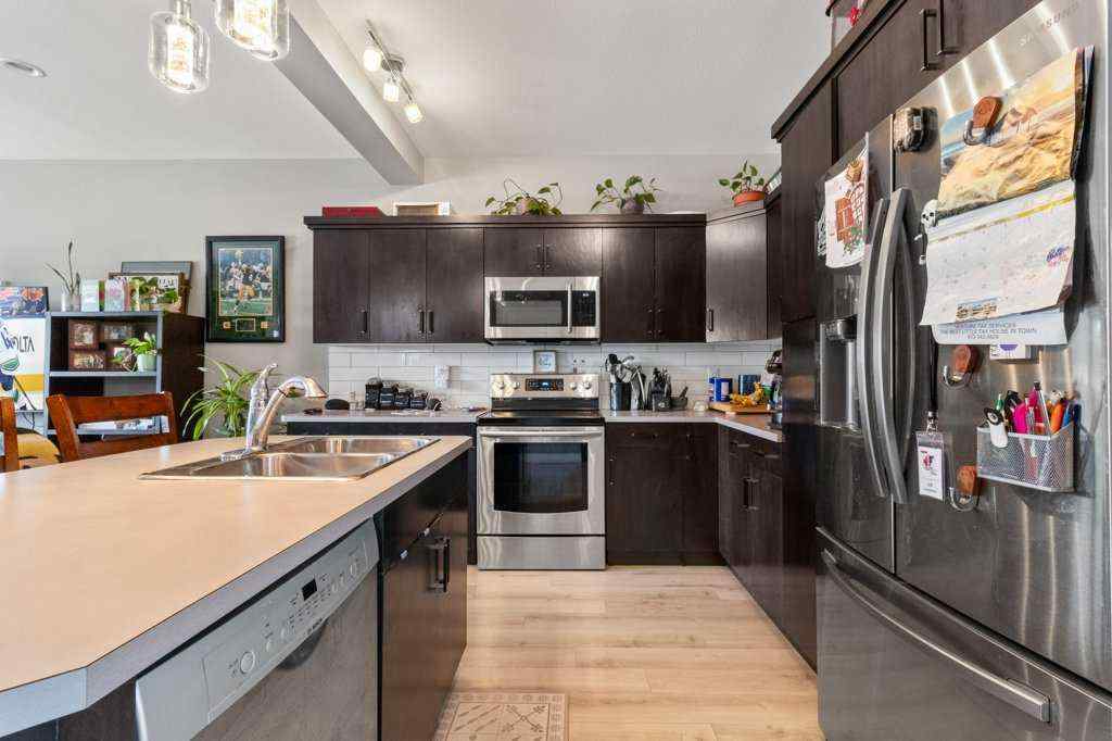 MLS® A2229265 - 39 Hampton Crescent  in Hewlett Park Sylvan Lake, Residential
