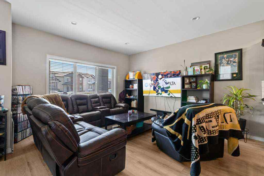 MLS® A2229265 - 39 Hampton Crescent  in Hewlett Park Sylvan Lake, Residential