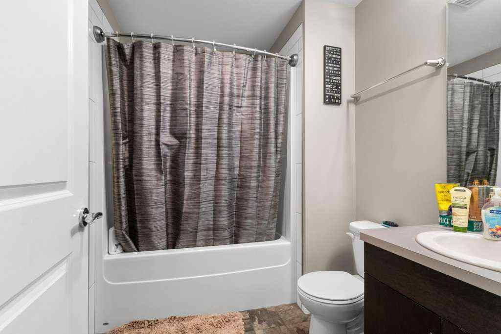 MLS® A2229265 - 39 Hampton Crescent  in Hewlett Park Sylvan Lake, Residential