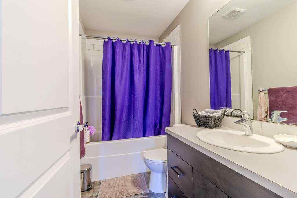 MLS® A2229265 - 39 Hampton Crescent  in Hewlett Park Sylvan Lake, Residential