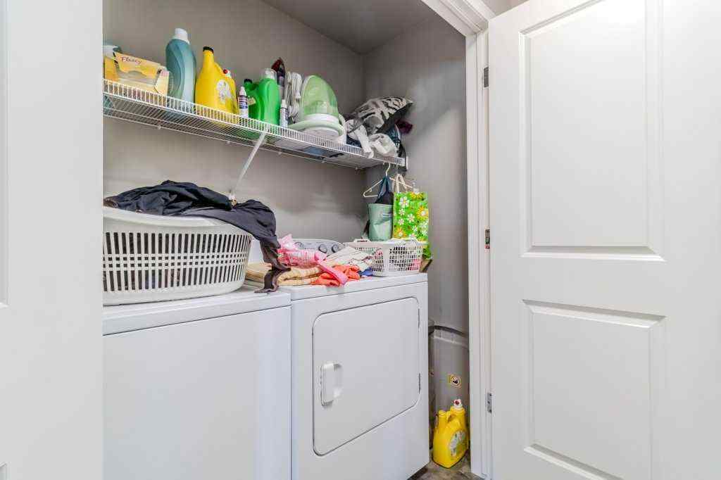 MLS® A2229265 - 39 Hampton Crescent  in Hewlett Park Sylvan Lake, Residential