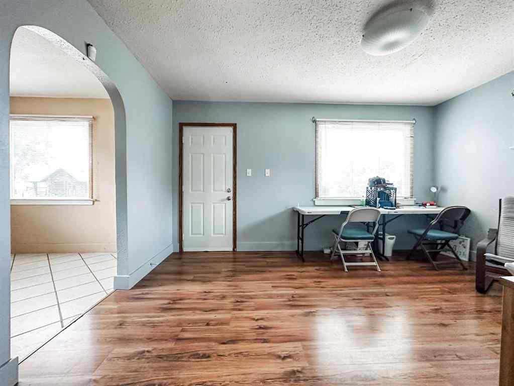 MLS® A2229275 - 5013 53 Street  in Downtown West Stettler, Residential