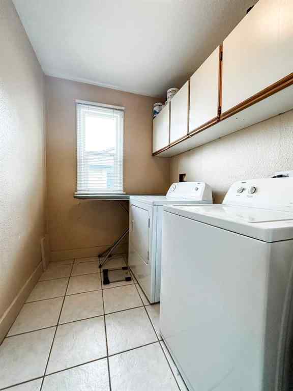 MLS® A2229275 - 5013 53 Street  in Downtown West Stettler, Residential