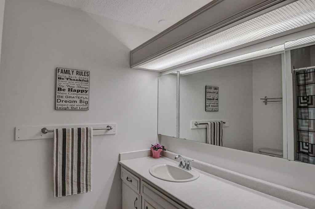 MLS® A2229311 - 623 Lake Simcoe Close SE in Lake Bonavista Calgary, Residential