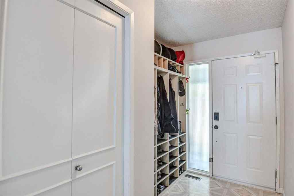 MLS® A2229311 - 623 Lake Simcoe Close SE in Lake Bonavista Calgary, Residential