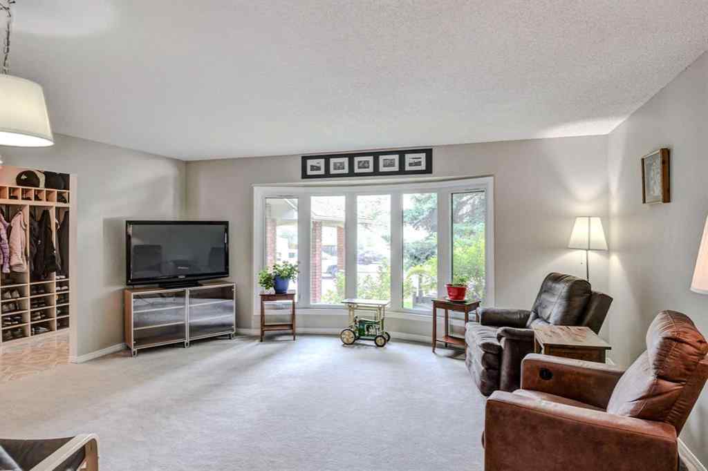 MLS® A2229311 - 623 Lake Simcoe Close SE in Lake Bonavista Calgary, Residential